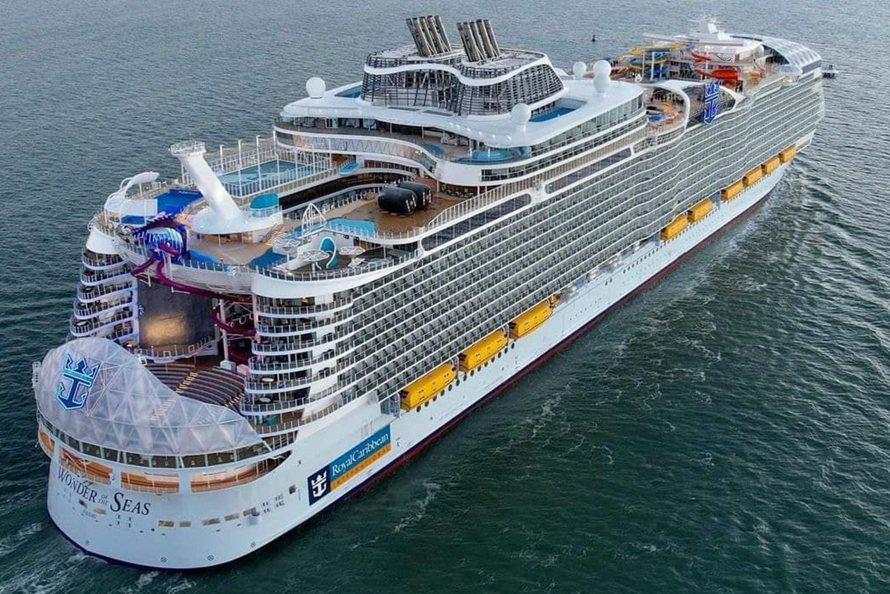 The largest cruise ship in the world arrives to Puerto Plata - Dominican Travel Pro