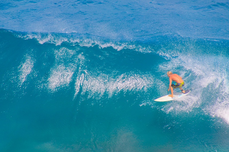 Surfing in Hawaii - Dominican Travel Pro